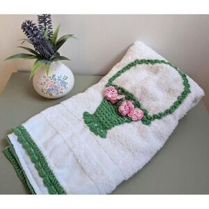 Vintage White Hand Towel with Hand Crocheted Flower Basket Trim